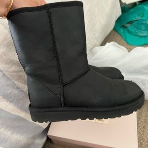 Ugg classic short leather water resistant boot
